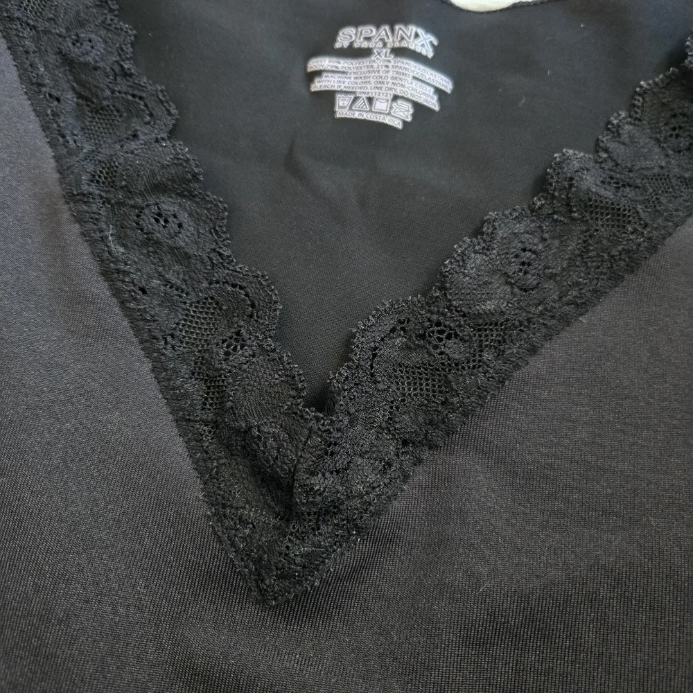 SPANX black v-neck lace shapewear tank top Hide & Sleek cami XL bodyshaper shirt - Picture 5 of 5